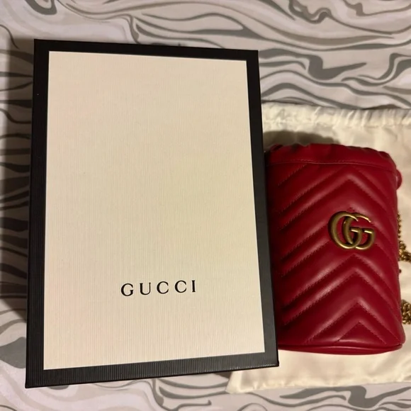Gucci Women's Mini Gg Marmont Matelasse Calf Leather Bucket Bag - Picture 2 of 10